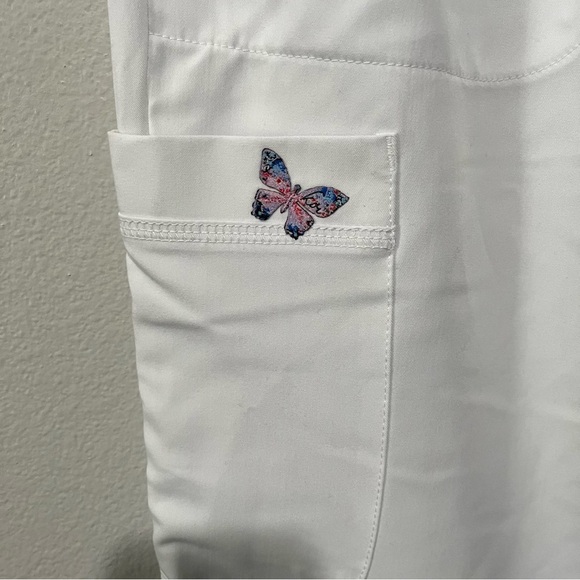 MARIPOSA-NWT Boot Cut Scrub pants Size XS Regular - Picture 4 of 5